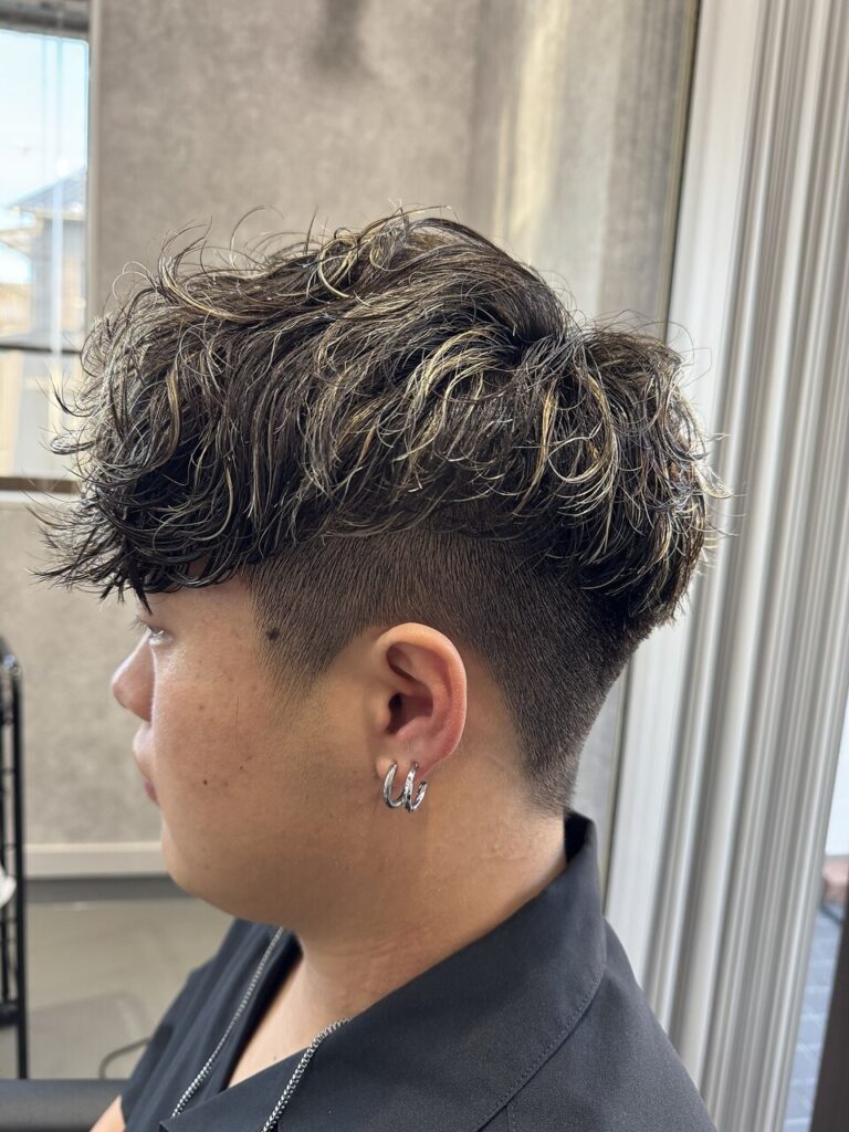 海外風スペインカールorメッシュ | BOOST men's hair salon