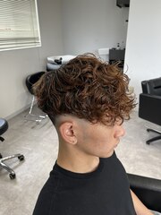 スペインカール　茶髪 | BOOST men's hair salon