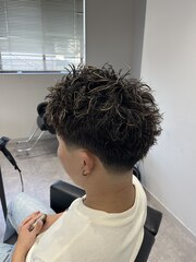 テーパーフェード　スパイキーショート | BOOST men's hair salon