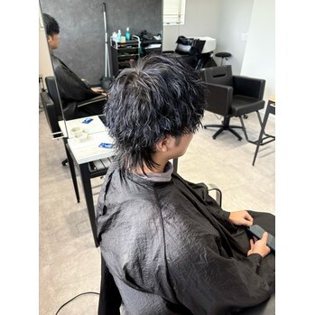 ウルフツイスパ＋青メッシュ | BOOST men's hair salon